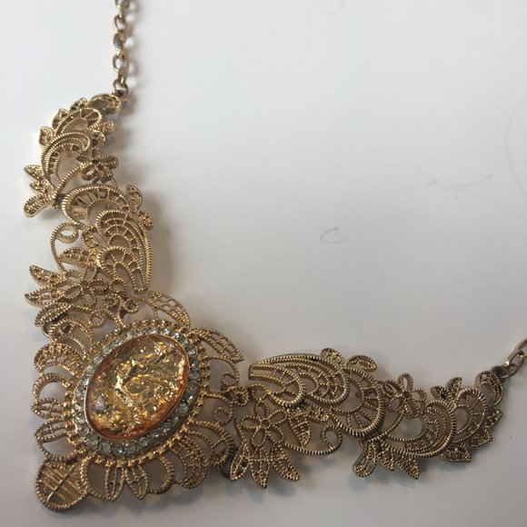 Goldtone Metal Necklace - Picture 4 of 4